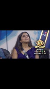 Namratha Gowda Instagram - FAMILY is the heart of a Home♥️

@colorskannadaofficial @officialjiocinema 

#bbk10 #colorskannada #jiocinema #biggboss #season10 #kicchasudeep #relentkreationz