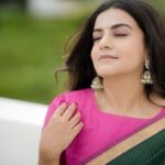 Namratha Gowda Instagram - ಜಾತ್ರೆಲೂ, ಸಂತೇಲೂ, ನೀ ಕೈಯ್ಯ ಬಿಡದಿರು. ಆಗಾಗ ಕಣ್ಣಲ್ಲಿ, ಸಂದೇಶ ಕೊಡುತಿರು. PC: @umesh__photography___ Makeup and hair: @makeoversbyamitha_lekha Blouse: @likitha_suresh_ Jewellry: @thespatika