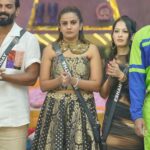 Namratha Gowda Instagram - High heels & Highly charged feelings 🤗 @colorskannadaofficial @officialjiocinema Assisted by: @likitha_suresh_ Outfit: @chandana_soulcouture #namratha #namrathagowda #fans #bbk10 #1stcontestant #muchlove #trending #IndianActress #instafam #relentkreationz