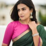 Namratha Gowda Instagram - ಸಂಜೆ ತಂಗಾಳಿ ತಂಪಾಗಿ ಬೀಸಿ, ಹೂವ ಕಂಪನ್ನು ಹಾದಿಗೆ ಹಾಸಿ, ತಂದಿದೆ ಹಿತವ ನಮಗಾಗಿ. PC: @umesh__photography___ Makeup and hair: @makeoversbyamitha_lekha Blouse: @likitha_suresh_ Jewellry: @thespatika