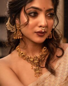 Nandana Varma Instagram - ✨
Photographer : @_shutter__bug
Styling : @hiba_shana @z.styl.in.g
Videography : @yedukrishnan._
Makeup : @_anish_makeup_artist
Studio : @tinyturtle.media