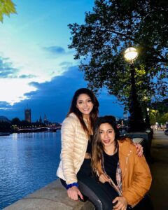 Natasha Doshi Instagram - Hello October! 💕 
Happy birthday month to all my favourite humans ☺️🫶🏻
.
.
#RideOrDie #MainCrew #Love #AllSmiles #HappyHeart
