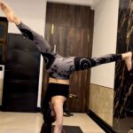 Natasha Doshi Instagram - Stretching : the only way you get out of your comfort zone 🤸🏻‍♀️ Stretch yourself in every aspect - mentally, physically. If it scares/ challenges you, it might be a good thing to try ☺️💪🏻 . . . . #stretch #instagramreels #feelitreelit #reels #workoutreels #pushyourself #getoutofyourcomfortzone #theactressdiary #natashadoshi #fitness #fitgirls #fitnessmotivation #fitlife #backpainrelief #wallchallenge #explore #trendingreels #stretchingexercises #split #splitstraining #fitnessjourney Mumbai, Maharashtra