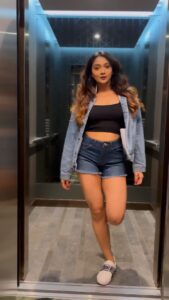 Natasha Doshi Instagram - Made with style 😋
And a lot of smiles 🧡
#instareels #feelitreelit #theactressdiary #natashadoshi #fridayfeeling #fashion #fashiongram #fashionista #dress #trending #londongram #natsinlondon #londonlife #reels #streetstyle
