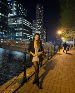 Natasha Doshi Instagram - Skipped to the good part 🖤☺️
.
.
.
.
#happygirlsaretheprettiest #allsmiles #theactressdiary #natashadoshi #london #travelgram #homeawayfromhome #lovethiscity #smile #photooftheday #photogram #lovelondon #england #outinlondon