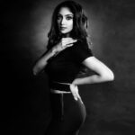 Natasha Doshi Instagram - Embracing the contrast of life 🖤🔓