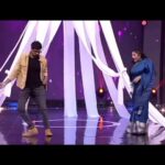 Naveen Chandra Instagram - Enjoyed jamming after ages thank you @swati194 @shreya_navile for bringing out the joy of dancing. Moment to remembered 🤗🤗❤️ #MonthofMadhu