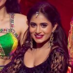Nayani Pavani Instagram - Hey my lovely people,it’s a big day for me as I step into the incredible world of BigBoss🏠.As I enter the BigBoss house, I’m carrying all your love and wishes with me,and I hope to make u proud every step of the way🤗 Costume by : @label_viko Jewellery by : @kriyaah002 #nayanipavani #nayanipavaniBB7 #biggboss7telugu #biggbosseason7 #nayanipavanionbbtelugu7