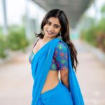 Nayani Pavani Instagram - There's something about a humid, dusky evening that's kind of SEXY 🥶 Saree : @pari.designers_