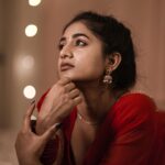 Nayani Pavani Instagram - నిదరే కల అయినది..కలయే నిజమైనది.. బతకే జత అయినది..జతయే అతనన్నది.. మనసేమో ఆగదు..క్షణమైనా తోచదు.. మొదలాయే కథే ఇలా.. 📸: @mr_may_photography
