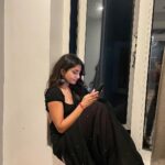 Nayani Pavani Instagram – Evelaloo neevu em chestu untavu 🙈🖤