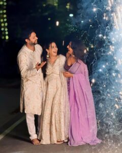Nayani Pavani Instagram - Beautiful Diwali with Beautiful people ❤️🪔💥 
This diwali brings eveyone peace and success😇
My favorite @lasyamanjunath I love you 🫂

Outfit : @parisadesigners