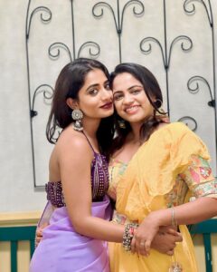 Nayani Pavani Instagram - Beautiful Diwali with Beautiful people ❤️🪔💥 
This diwali brings eveyone peace and success😇
My favorite @lasyamanjunath I love you 🫂

Outfit : @parisadesigners