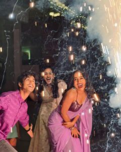 Nayani Pavani Instagram - Beautiful Diwali with Beautiful people ❤️🪔💥 
This diwali brings eveyone peace and success😇
My favorite @lasyamanjunath I love you 🫂

Outfit : @parisadesigners