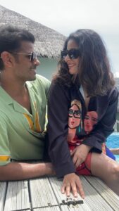 Neil Bhatt Instagram - Tidinggg Tidinggg 😂

#aishwaryasharma #neilbhatt #funnyreels #trendingreels #reelitfeelit #meriaankhonmeinjhaankon