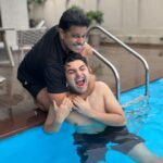 Neil Bhatt Instagram - END OF THIS TREND 🤣🤣🤣 @vihansometimes @bhatt_neil #reels #reelsinstagram #reelitfeelit #trend #trending #funny #funnyvideos #neilbhatt #vihanverma #friends