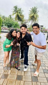 Neil Bhatt Instagram - When your friends take selfies without you 😂😂😂 
Madness overloaded 😂😂😂 

#aishwaryasharma #neilbhatt #vihanverma #snehabhawsar #neilkiaish #sharmaverma #taarakmehtakaooltahchashmah #funnyreels #madnessoverloaded #reelitfeelit