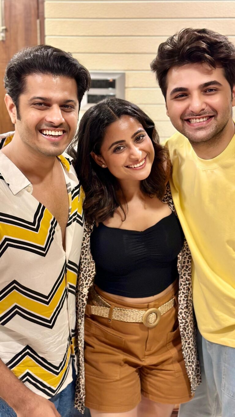 Neil Bhatt Instagram - Kokila Ben in parallel universe 🤣😂 #aishwaryasharma #neilbhatt #vihanverma #sharmaverma #funnyreels #reelitfeelit #instatrending #love