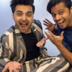 Neil Bhatt Instagram - Bhole chature VS Dosala Mosa 🤣 @bhatt_neil @vihansometimes #reels #reelsinstagram #viral #fyp #neilbhatt #vihanverma #brothers #ghumhaikisikeypyaarmeiin #ghkkpm
