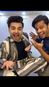 Neil Bhatt Instagram - Bhole chature VS Dosala Mosa 🤣

@bhatt_neil @vihansometimes 

#reels #reelsinstagram #viral #fyp #neilbhatt #vihanverma #brothers #ghumhaikisikeypyaarmeiin #ghkkpm