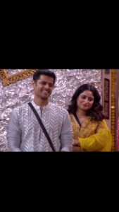 Neil Bhatt Instagram - Bigg boss me hua couple test, all the participants declared Neil aur Aishwarya sabse best ❤️✨

What do you think of this power couple? 💪🏼

#PowerCouple #Diwali #WeekendKaVaar #NeilBhatt #AishwaryaSharma #Neiwarya #BiggBoss #BB17 #BiggBoss17
@bharti.laughterqueen @haarshlimbachiyaa30 @colorstv @officialjiocinema @endemolshineind