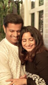 Neil Bhatt Instagram - May the magical moonlight guide us through the darkest of times, and may the heaven and the stars witness our bond grow stronger together. Happy Karwa Chauth!🌔❤️

#KarwaChauth #Neiwarya #AishwaryaSharma #NeilBhatt #BiggBoss #BB17