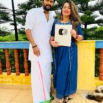 Nidhi Jha Instagram - धर्मपत्नी जी आपके यूट्यूब चैनल "nidhi Jha official" के लिए सिल्वर बटन मिलने पर आपको बहुत सारी शुभकामनाएं। अगली बारी गोल्डन बटन की है। So do Hard work and achieve your goal... I m always with you my Wifi. love u dher sara❤️