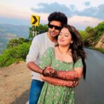 Nidhi Jha Instagram - हाथों में तेरा हाथ हो❤️ #nemonikkuforever🧿❤️