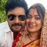 Nidhi Jha Instagram - आप सभी देशवासियों को "वट सावित्री" पूजा जी ढेरों शुभकामनाएं। प्रिय धर्मपत्नी जी मैं वाकई बहुत खुशनसीब हूं कि आप मेरी जिंदगी में आई। पूजा पाठ या कोई भी त्योहार हो। हर संस्कारों को कैसे निभाया जाता है इसमें आपका कोई जोड़ नहीं। U r my Proud ❤️❤️❤️ Love You Nikku ❤️❤️❤️ #nemonikkuforever🧿❤️