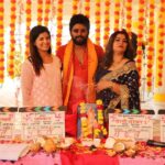 Nidhi Jha Instagram - सिनेमा ज़ी सिनेमा... कुछ ऐसी फिल्मों की शुरुआत आज हुई है जिसकी कहानी वाकई मेरे दिल के बेहद करीब है। जोकर, कभी अलविदा ना कहना, चाची नंबर वन, यह तीन फिल्में यश कुमार इंटरटेनमेंट के बैनर तले बन रही है। जिसकी निर्मात्री हैं निधि मिश्रा। साथ ही साथ शैलेंद्र कुमार प्रोडक्शन से "भैया राजा बजाएगा बाजा" फिल्म बन रही है। एक यकीन एक वादा जो आप लोगों से है। वह यह की ये चारों सिनेमा बेहतरीन फिल्में बनकर आप सबके सामने आएगी। दिन और रात आप सबको बेहतरीन सिनेमा देने के प्रयास आप सबका - यश कुमार और उसकी प्यारी सी टीम।