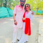 Nidhi Jha Instagram - इस साल के खूबसूरत सी होली धर्मपत्नी जी के साथ मनाया... आप सभी को भी यश कुमार और निधि मिश्रा की तरफ से होली की ढेर सारी शुभकामनाएं। आप सभी आजीवन स्वस्थ और प्रसन्न रहें।