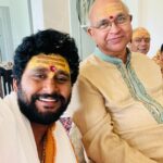 Nidhi Jha Instagram - "रुद्राभिषेक" धर्मपत्नी जी और बाबू जी के साथ।।। हर हर महादेव 🙏🔱🙏