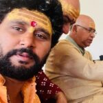 Nidhi Jha Instagram - "रुद्राभिषेक" धर्मपत्नी जी और बाबू जी के साथ।।। हर हर महादेव 🙏🔱🙏