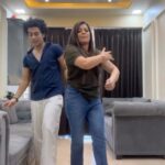 Nidhi Jha Instagram - Coz it is trending 🥰 #nidhijha #tusharjha @officialjoshapp