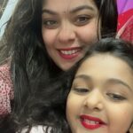 Nidhi Jha Instagram - इस वर्ष की मकर संक्रांति, आपके लिए हो तिल लड्डू जैसी मीठी, मिले कामयाबी पतंग जैसी ऊंची. इसी कामना के साथ हैप्पी मकर संक्रांति आप सबको 🙏🏼