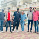 Nidhi Jha Instagram - हमारे बैनर "Yash Kumar Entertainment" से बनने वाली आगामी 3 फिल्मों का लोकेशन फाइनल करके मुम्बई वापसी। 1- जोकर 2- कभी अलविदा ना कहना 3- कसम पैदा करने वाले की पार्ट-3 निर्माता - यश कुमार एंटरटेनमेंट & निधि मिश्रा, डायरेक्टर सुजीत वर्मा & संजय श्रीवास्तव, कैमरामैन जंहागिर सैय्यद कार्यकारी निर्माता शैलेन्द्र सिंह के साथ मनोज मोहनी।