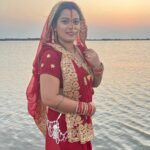 Nidhi Jha Instagram - जय छठी मईया। धर्मपत्नी जी मुझे सच मे आप पर गर्व है। u r really proud Wife. छठी मईया आपको आजीवन खुश रखें My bachha❤️ lots of love Wifi❤️❤️❤️