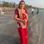 Nidhi Jha Instagram - जय छठी मईया। धर्मपत्नी जी मुझे सच मे आप पर गर्व है। u r really proud Wife. छठी मईया आपको आजीवन खुश रखें My bachha❤️ lots of love Wifi❤️❤️❤️