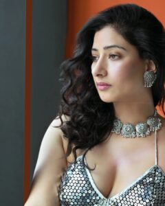 Niharica Raizada Instagram - The Wait

#NiharicaRaizada 
#NiharicasNextFilm 

Shot by @mandar_photos
Studio @mkg_film_studio 
Muse @official_niharica_raizada