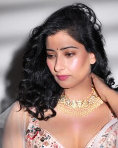 Niharica Raizada Instagram - Curls

Shot by @mandar_photos 
Studio @mkg_film_studio 
Muse @official_niharica_raizada

#NiharicaRaizada