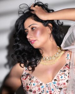 Niharica Raizada Instagram - Curls

Shot by @mandar_photos 
Studio @mkg_film_studio 
Muse @official_niharica_raizada

#NiharicaRaizada