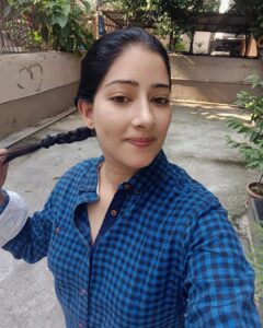 Niharica Raizada Instagram - I feel cute in a pony tail.

I think all girls should do Sunday Pony Tail Day.

#PonyTail
#MayaDarling
#NiharicaRaizada