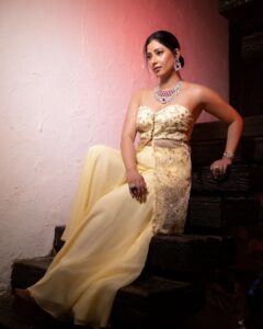 Niharica Raizada Instagram - A little Lush a little Priti!

Styled by  @pritisahnidesigns 
Makeup by @makeoverbyamiofficial 
Photographer @sagarsanket23 and
 @mandarbhadrike_photography 
Jewellery @lushjewelsmumbai 
In frame @official_niharica_raizada 

#Fashion #IndianAttire #NiharicaRaizada
#PritiSahni #DiamondJewellery