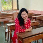 Niharica Raizada Instagram - I never went to an Indian school, but if I did. That too co-ed and government. This is how I would check out baajjuu waala "the cutie" of the class. #NiharicaRaizada
