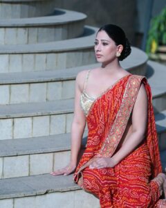 Niharica Raizada Instagram - Gujju Baccha!

#NiharicaRaizada 

Shot by @_hrishigrapher

Designer @aynaaworld 
Stylist @banthia.kapil