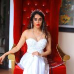 Nikita Rawal Instagram - “A queen is always confident in her own abilities.” ❤️ #nikitarawal #queen #white #eligent