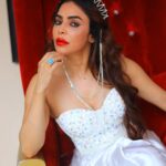 Nikita Rawal Instagram - “A queen is always confident in her own abilities.” ❤️ #nikitarawal #queen #white #eligent
