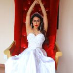Nikita Rawal Instagram - “A queen is always confident in her own abilities.” ❤️ #nikitarawal #queen #white #eligent