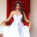 Nikita Rawal Instagram - “A queen is always confident in her own abilities.” ❤️ #nikitarawal #queen #white #eligent