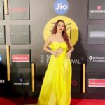 Nikita Rawal Instagram - Jio mami Mumbai film festival 😍 #nikitarawal #shine #star #award #stayel #yallow Nita Mukesh Ambani Cultural Centre